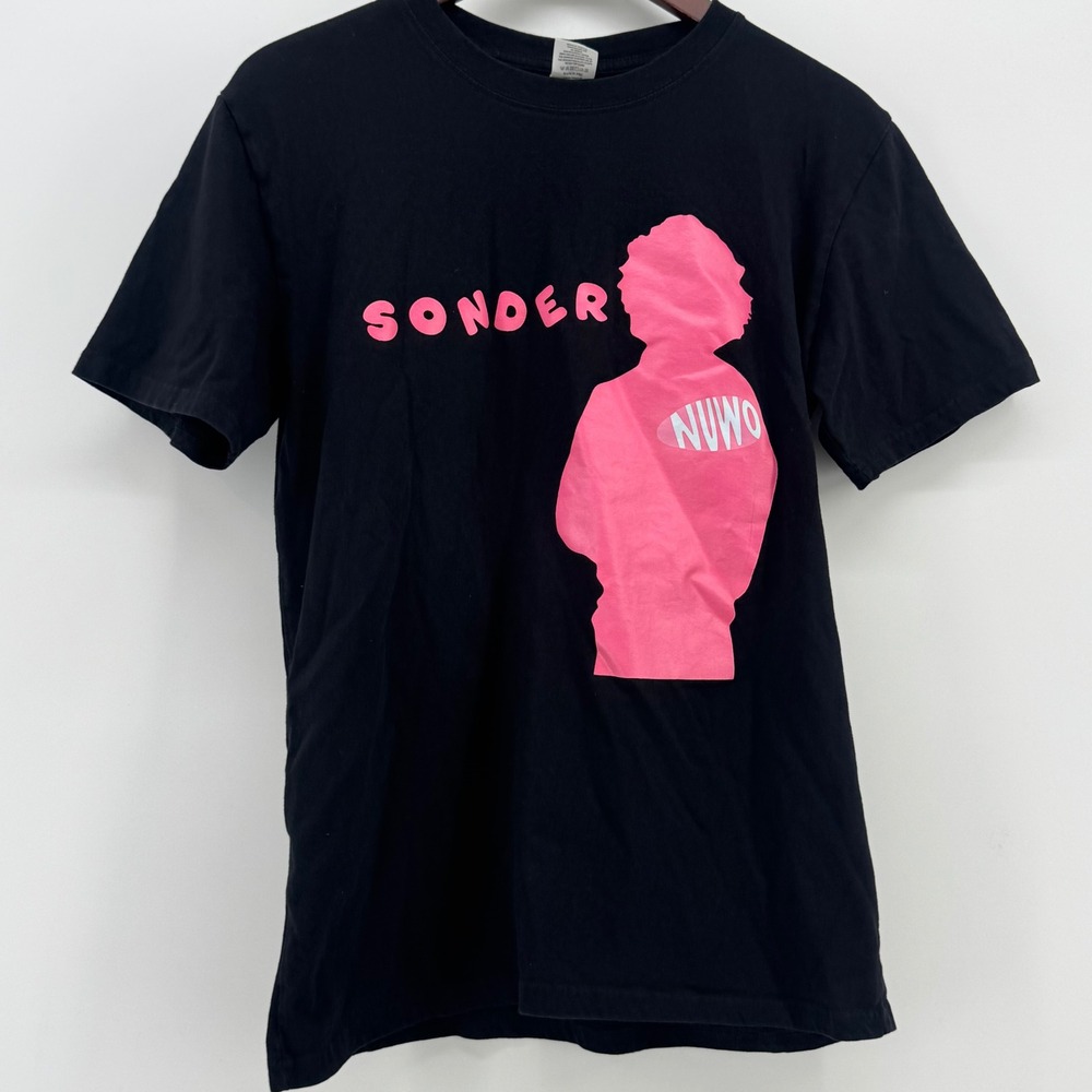 Gildan Sonder NUWO Brent Faiyaz Graphic T-Shirt Black Pink Mens Medium M